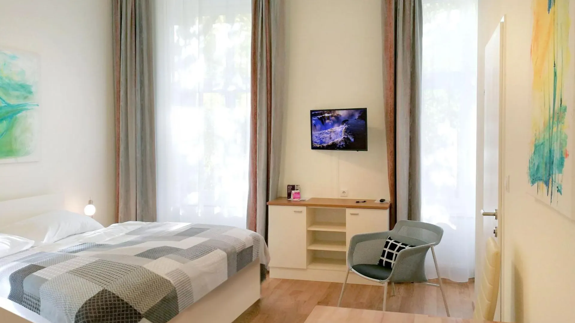 Riess City Rooms - Self Check-In Vienna Hotel