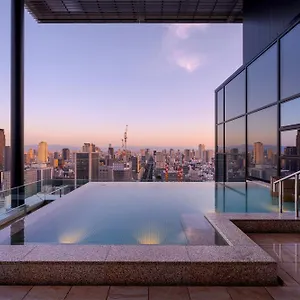 Candeo The Tower 5* אוסקה